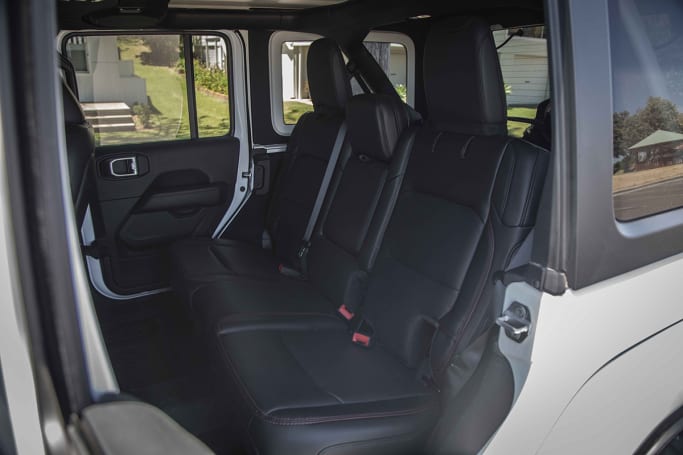 Jeep Wrangler 2020 review Rubicon diesel tow test CarsGuide